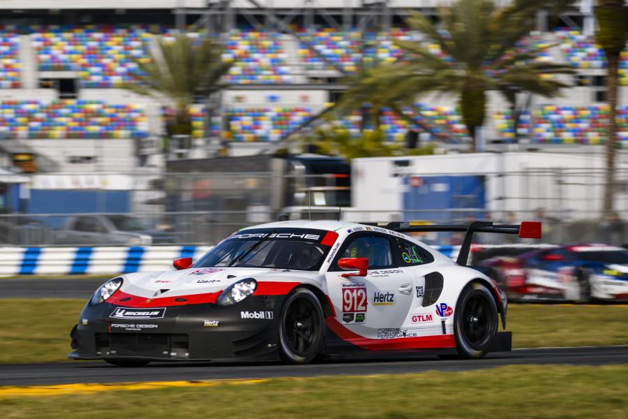  Porsche 911 RSR (991) 2017 года  (фото 39 из 39)